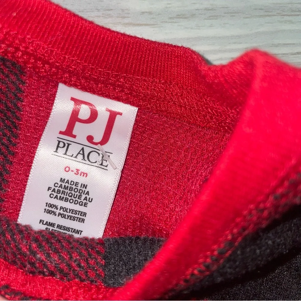 The Children’s Place Baby Two-Piece Pajama Set 0–3M Red & Black Buffalo Plaid - Picture 3 of 4